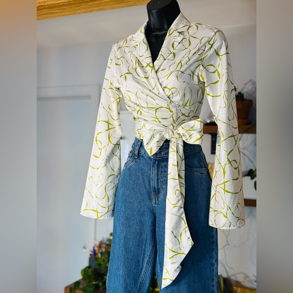 Dynamite-White and Green Wrap Blouse - Picture 2 of 8